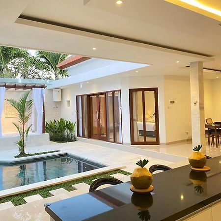Villa Akmali Umalas 2Br With Private Pool & Jacuzzi 캉구 외부 사진