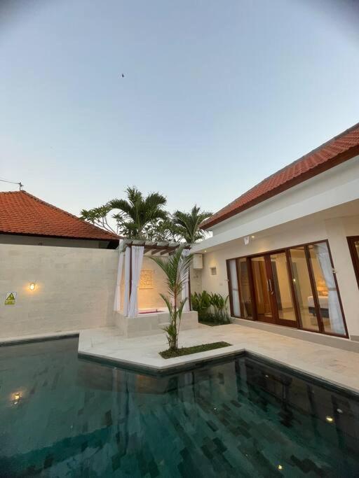 Villa Akmali Umalas 2Br With Private Pool & Jacuzzi 캉구 외부 사진