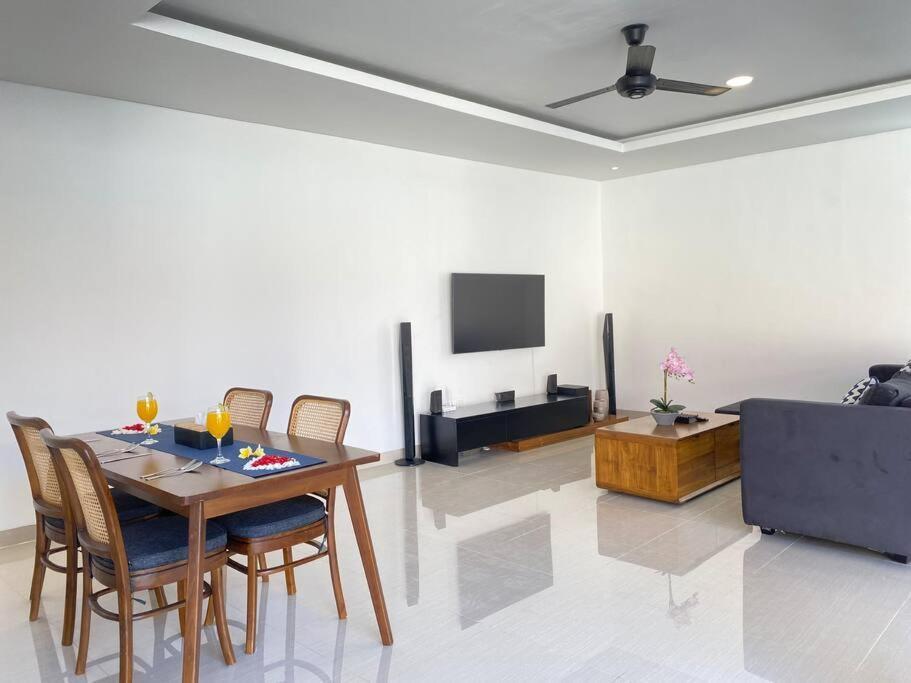 Villa Akmali Umalas 2Br With Private Pool & Jacuzzi 캉구 외부 사진