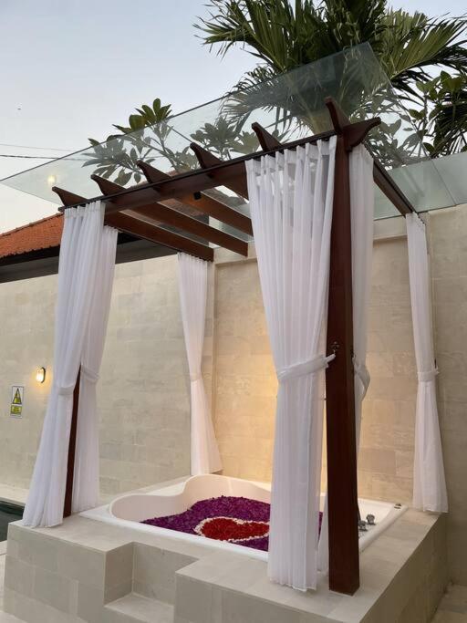 Villa Akmali Umalas 2Br With Private Pool & Jacuzzi 캉구 외부 사진