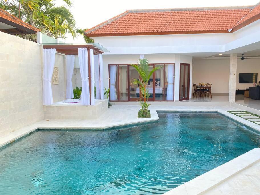 Villa Akmali Umalas 2Br With Private Pool & Jacuzzi 캉구 외부 사진