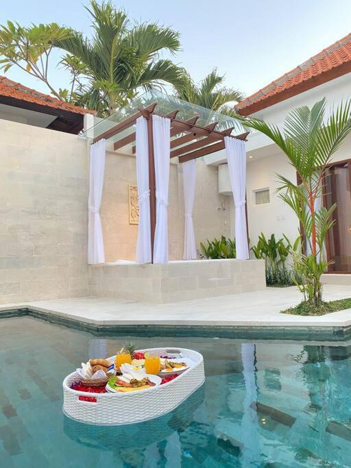 Villa Akmali Umalas 2Br With Private Pool & Jacuzzi 캉구 외부 사진