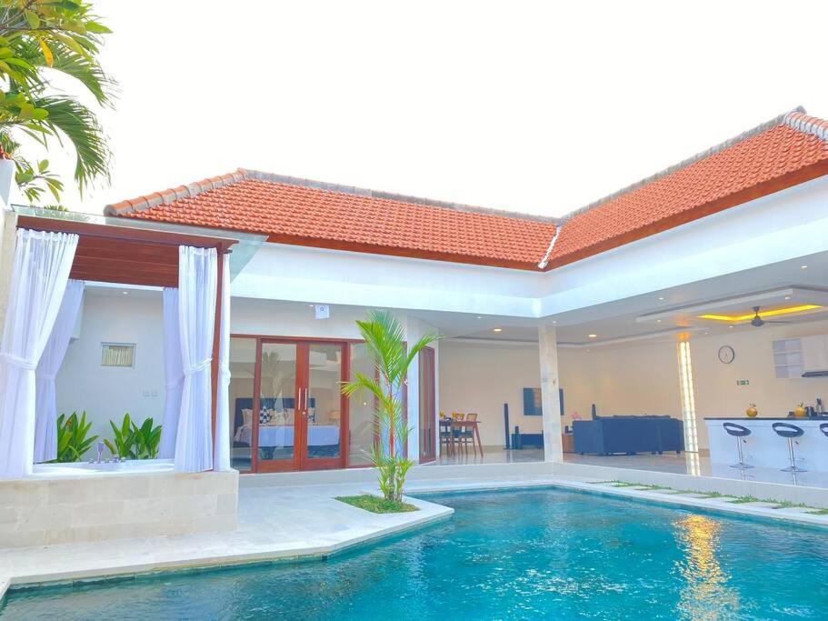 Villa Akmali Umalas 2Br With Private Pool & Jacuzzi 캉구 외부 사진