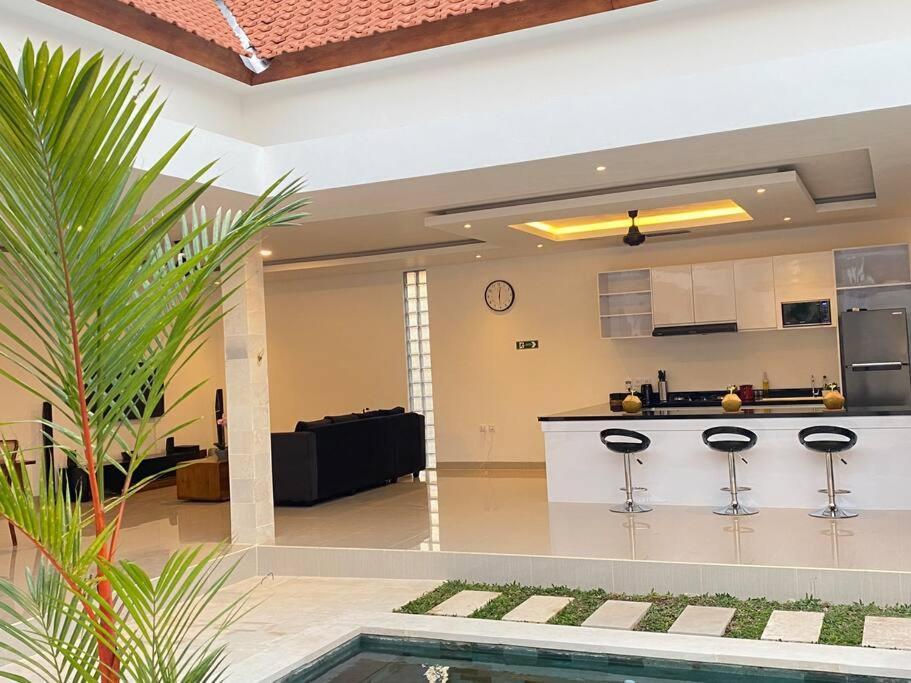 Villa Akmali Umalas 2Br With Private Pool & Jacuzzi 캉구 외부 사진