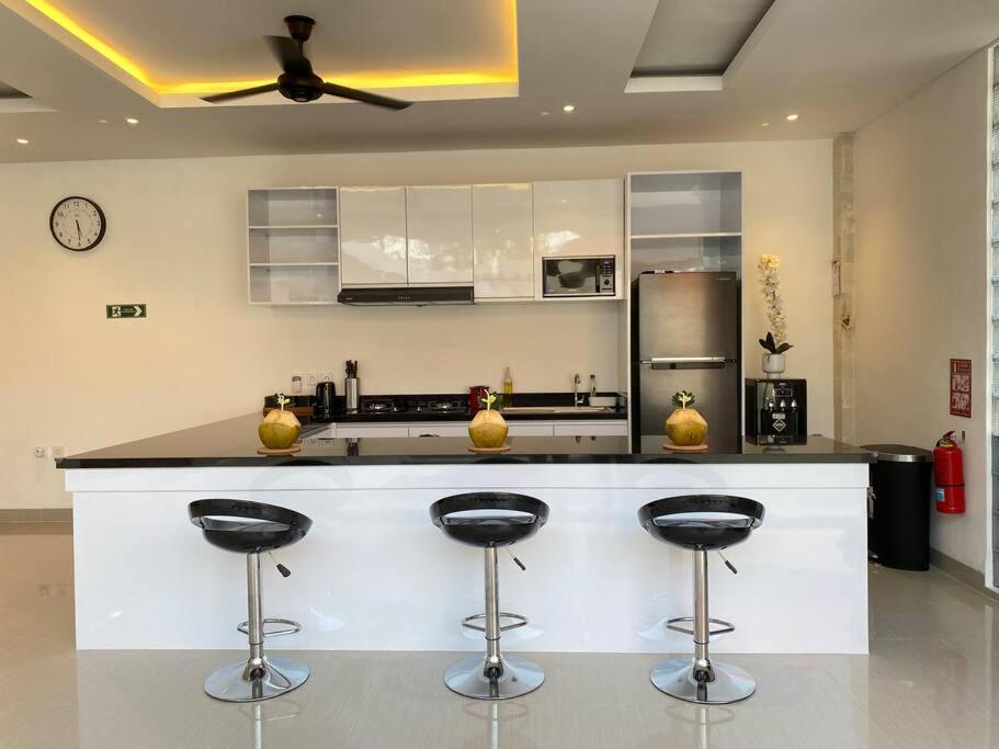 Villa Akmali Umalas 2Br With Private Pool & Jacuzzi 캉구 외부 사진