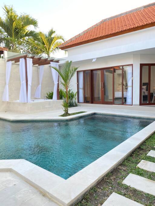 Villa Akmali Umalas 2Br With Private Pool & Jacuzzi 캉구 외부 사진