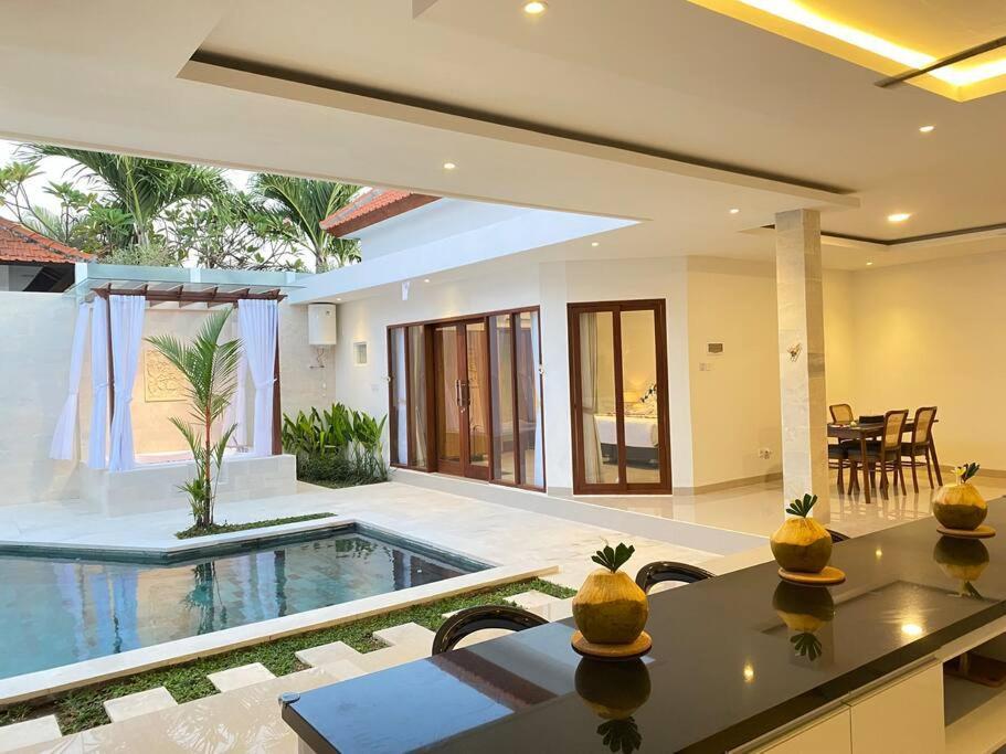 Villa Akmali Umalas 2Br With Private Pool & Jacuzzi 캉구 외부 사진